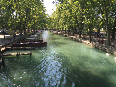 annecy-france-canal-docks