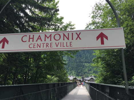 chamonix-town-sign