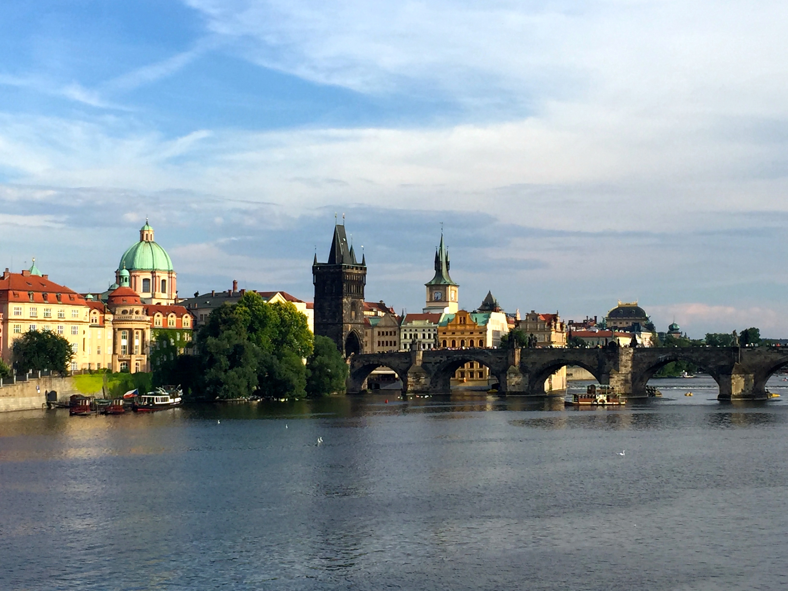 charles-bridge-prague-attractions