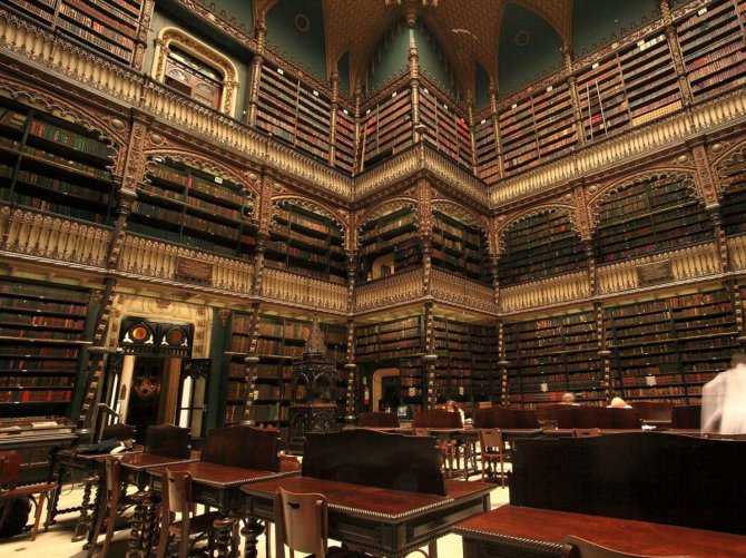 Photo from http://www.businessinsider.com/libraries-to-visit-in-your-lifetime-2015-8