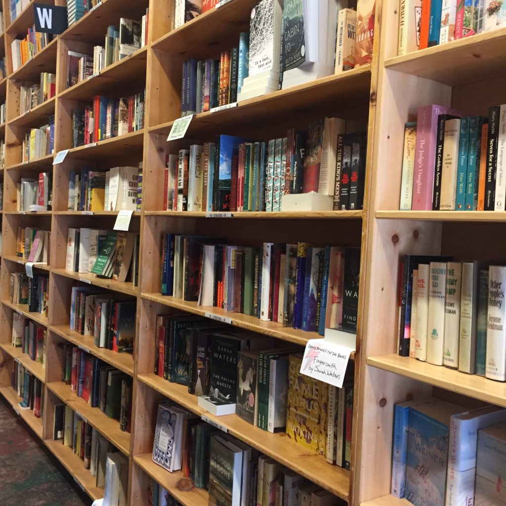 top-portland-attractions-powells-city-of-books