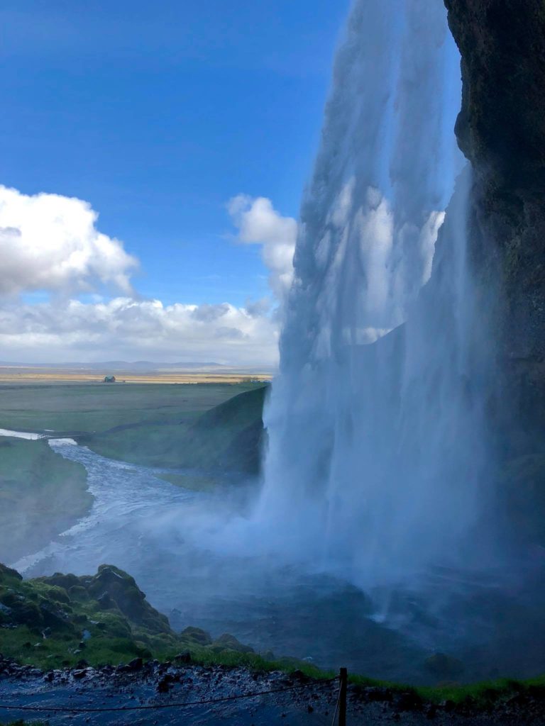 seljalandsfoss-waterfall-iceland-travel-diary